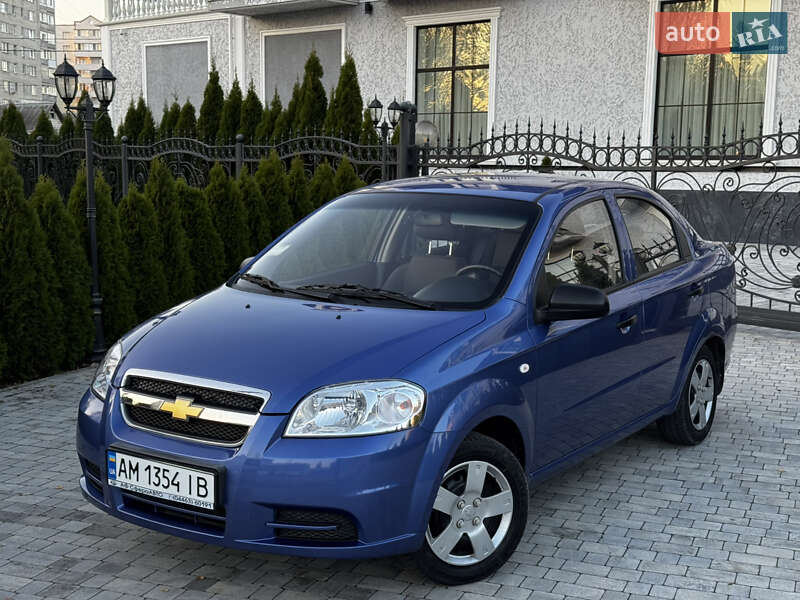 Седан Chevrolet Aveo 2008 в Виннице