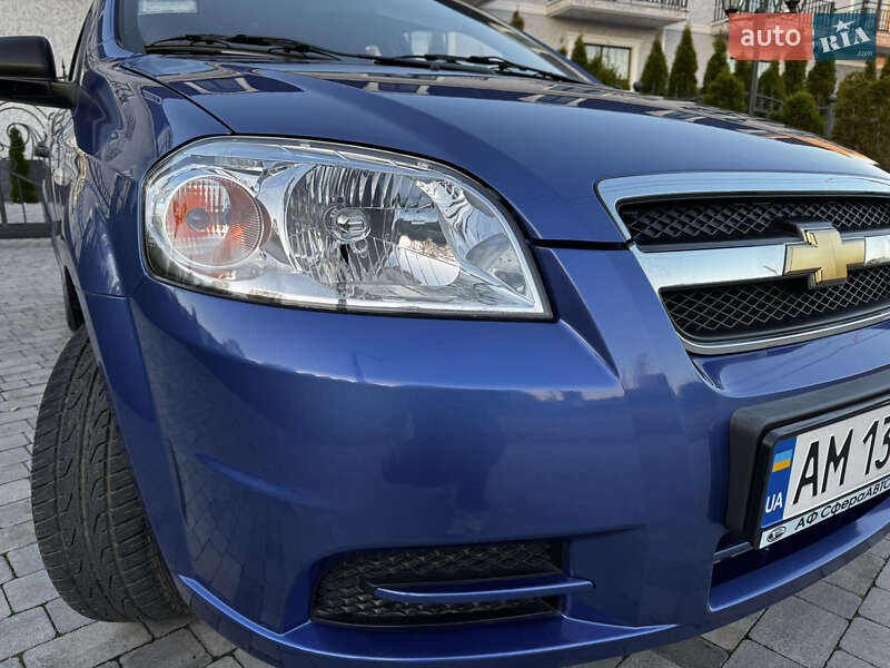 Седан Chevrolet Aveo 2008 в Виннице