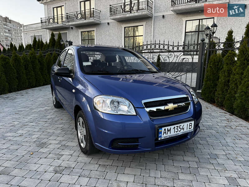 Седан Chevrolet Aveo 2008 в Виннице