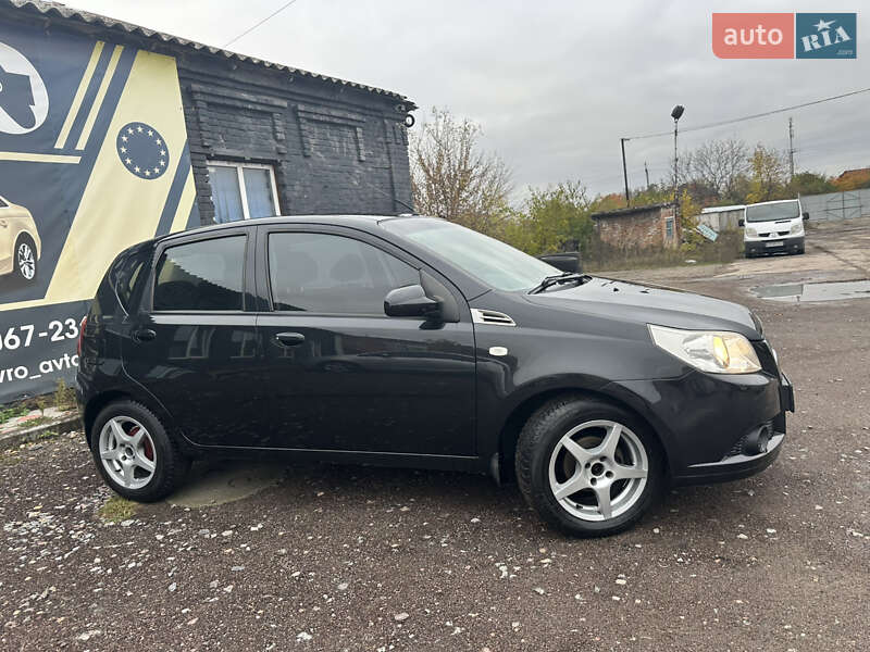 Хэтчбек Chevrolet Aveo 2009 в Нежине