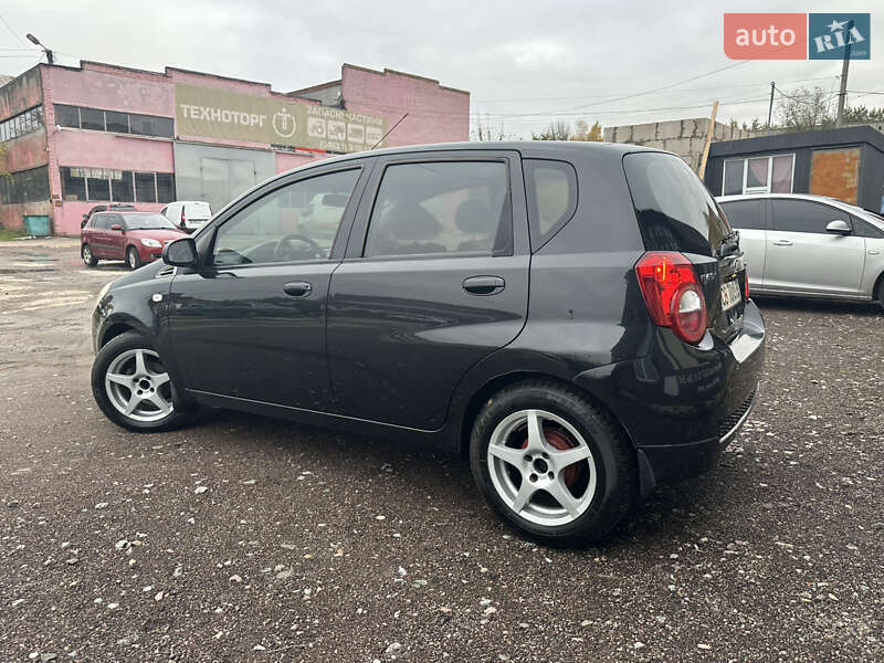 Хэтчбек Chevrolet Aveo 2009 в Нежине
