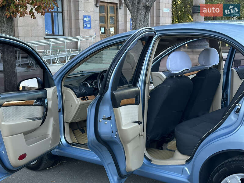 Седан Chevrolet Aveo 2007 в Николаеве