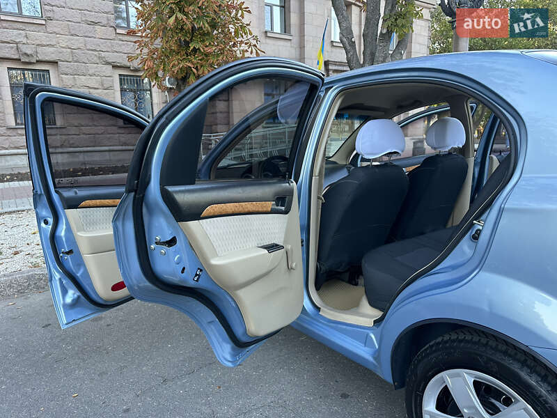 Седан Chevrolet Aveo 2007 в Николаеве