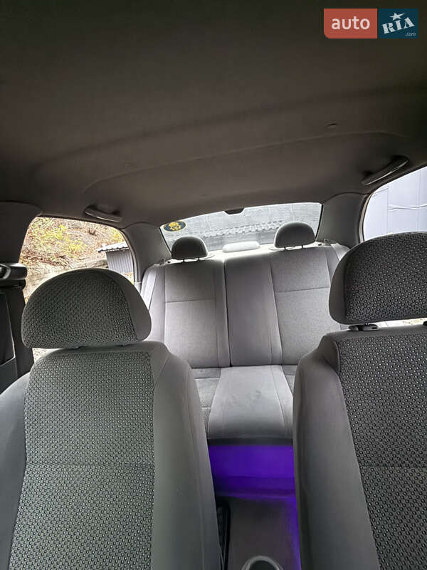 Седан Chevrolet Aveo 2005 в Киеве фото 9 Седан Chevrolet Aveo 2005 в Киеве