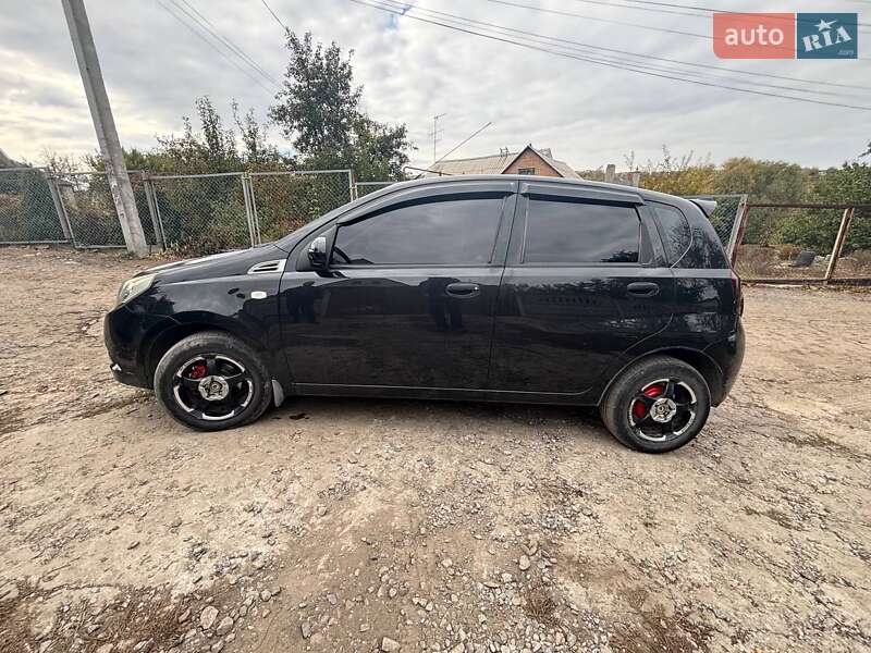 Хетчбек Chevrolet Aveo 2008 в Дніпрі