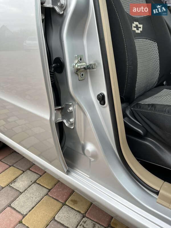 Седан Chevrolet Aveo 2008 в Хороле фото 41 Седан Chevrolet Aveo 2008 в Хороле