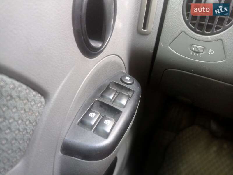 Седан Chevrolet Aveo 2005 в Ірпені фото 12 Седан Chevrolet Aveo 2005 в Ірпені