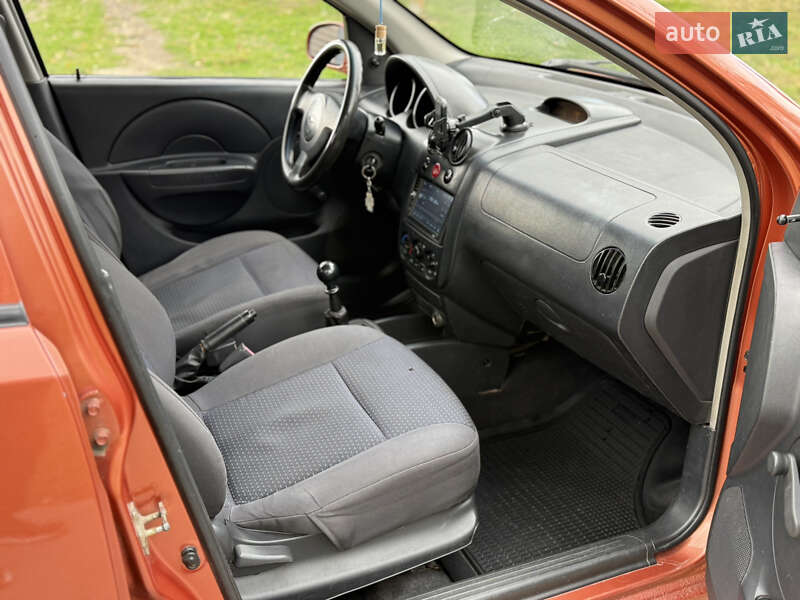 Седан Chevrolet Aveo 2005 в Николаеве фото 11 Седан Chevrolet Aveo 2005 в Николаеве