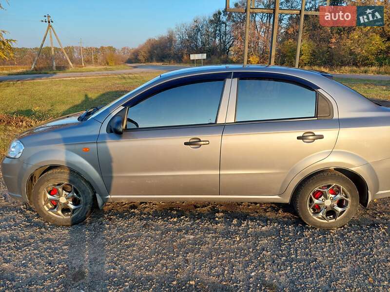 Седан Chevrolet Aveo 2008 в Харькове