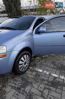Седан Chevrolet Aveo 2005 в Чернівцях