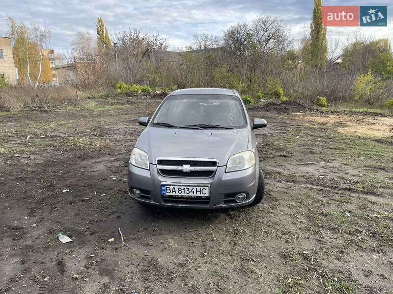 Седан Chevrolet Aveo 2006 в Новомиргороді