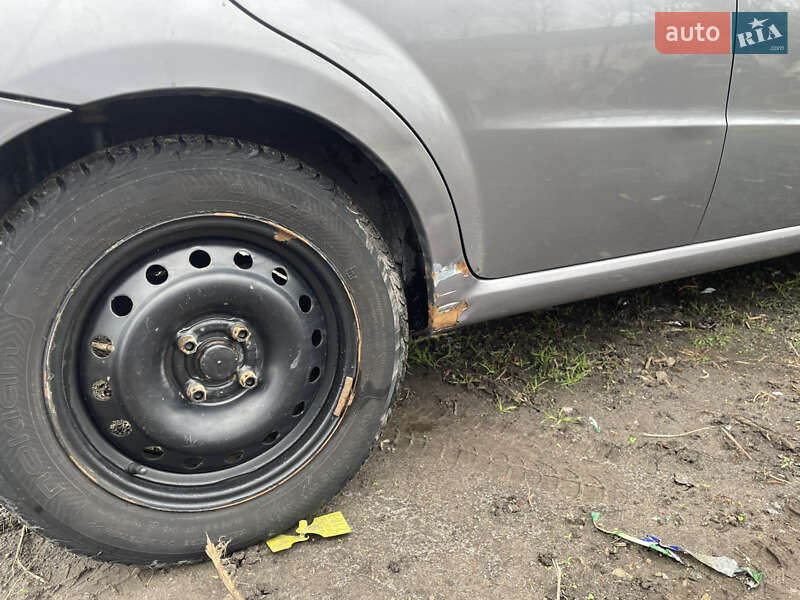 Седан Chevrolet Aveo 2006 в Новомиргороді