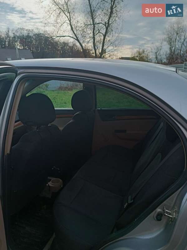 Седан Chevrolet Aveo 2007 в Сумах