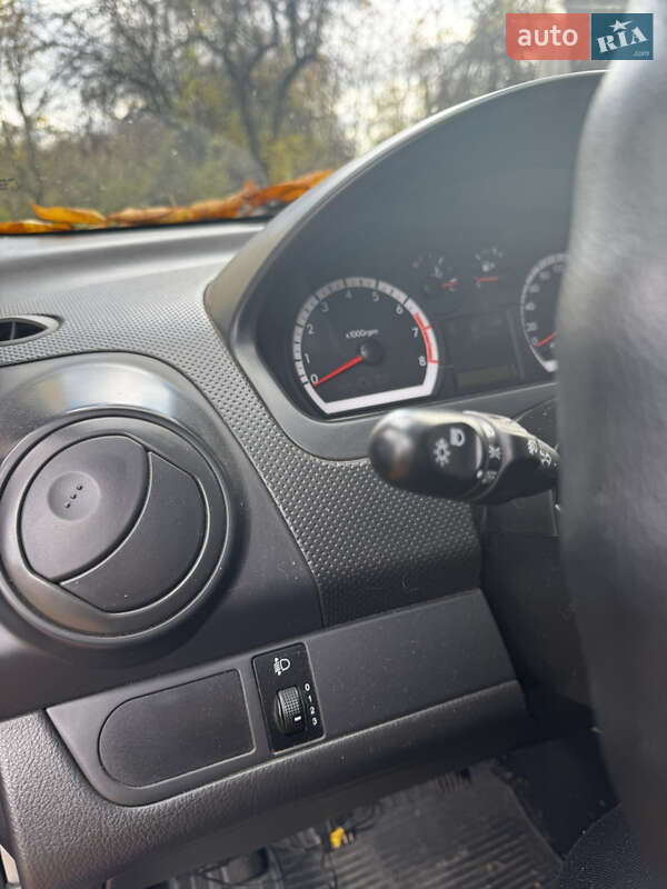 Седан Chevrolet Aveo 2006 в Берегово фото 5 Седан Chevrolet Aveo 2006 в Берегово