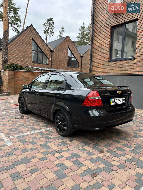Седан Chevrolet Aveo 2010 в Киеве
