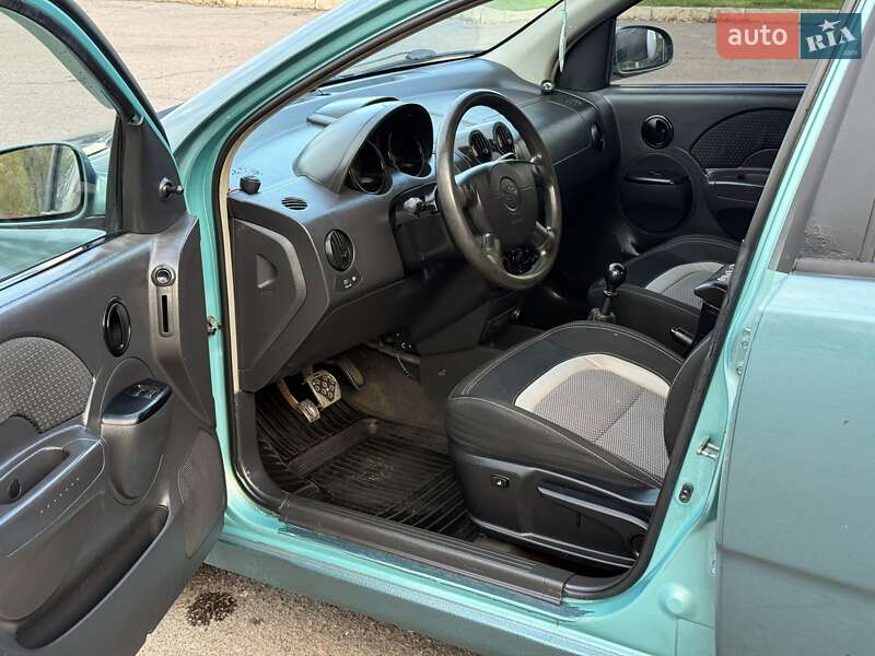 Седан Chevrolet Aveo 2005 в Николаеве фото 6 Седан Chevrolet Aveo 2005 в Николаеве