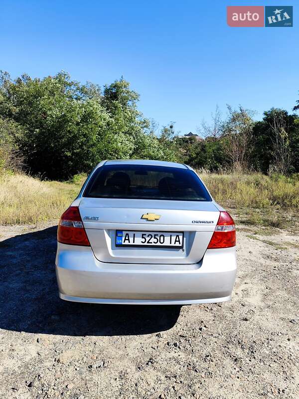 Хэтчбек Chevrolet Aveo 2008 в Киеве
