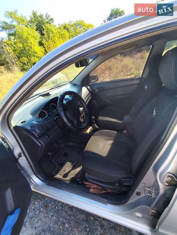 Хэтчбек Chevrolet Aveo 2008 в Киеве