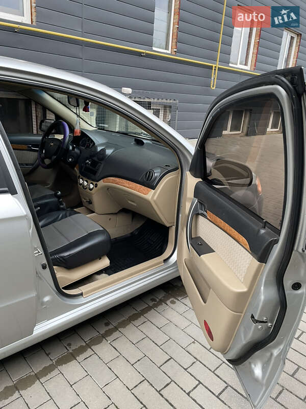 Седан Chevrolet Aveo 2007 в Полонном