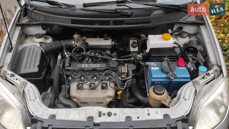 Седан Chevrolet Aveo 2006 в Ивано-Франковске