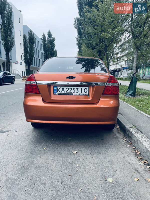 Седан Chevrolet Aveo 2006 в Киеве