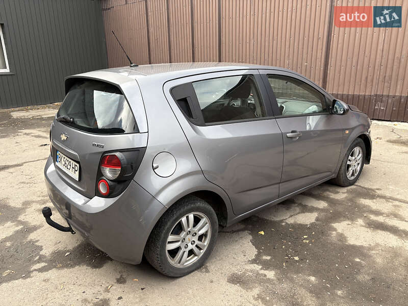 Хэтчбек Chevrolet Aveo 2012 в Ровно
