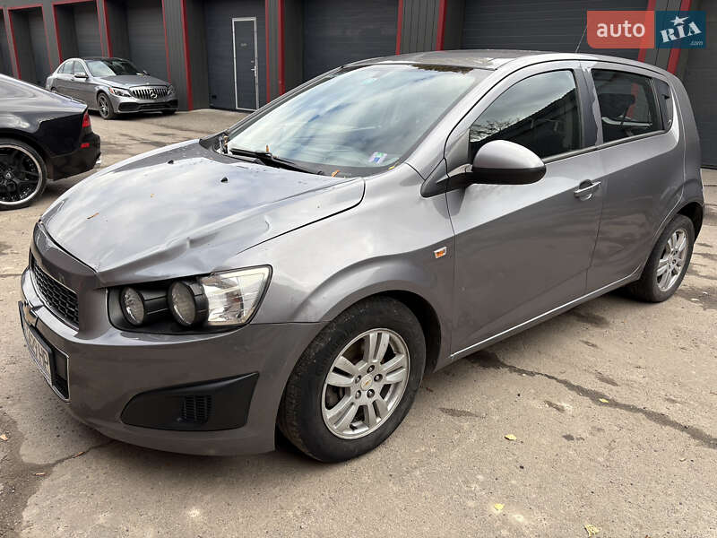 Хэтчбек Chevrolet Aveo 2012 в Ровно