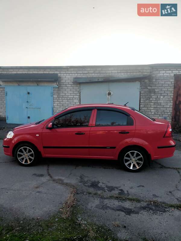 Седан Chevrolet Aveo 2008 в Кременчуге