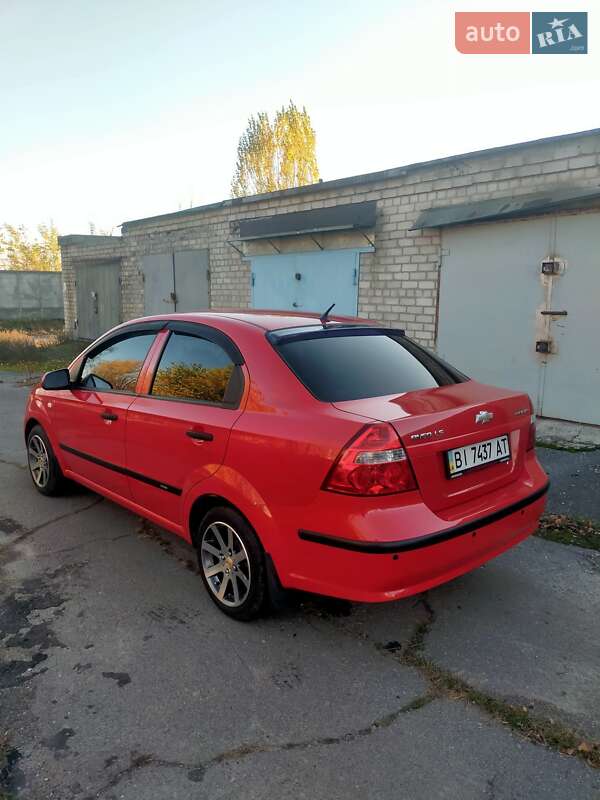 Седан Chevrolet Aveo 2008 в Кременчуге