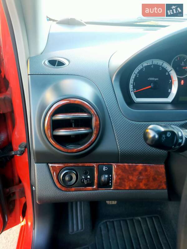 Седан Chevrolet Aveo 2008 в Кременчуге