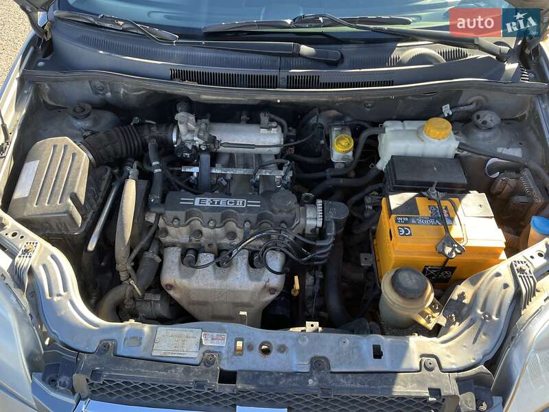 Седан Chevrolet Aveo 2009 в Львове