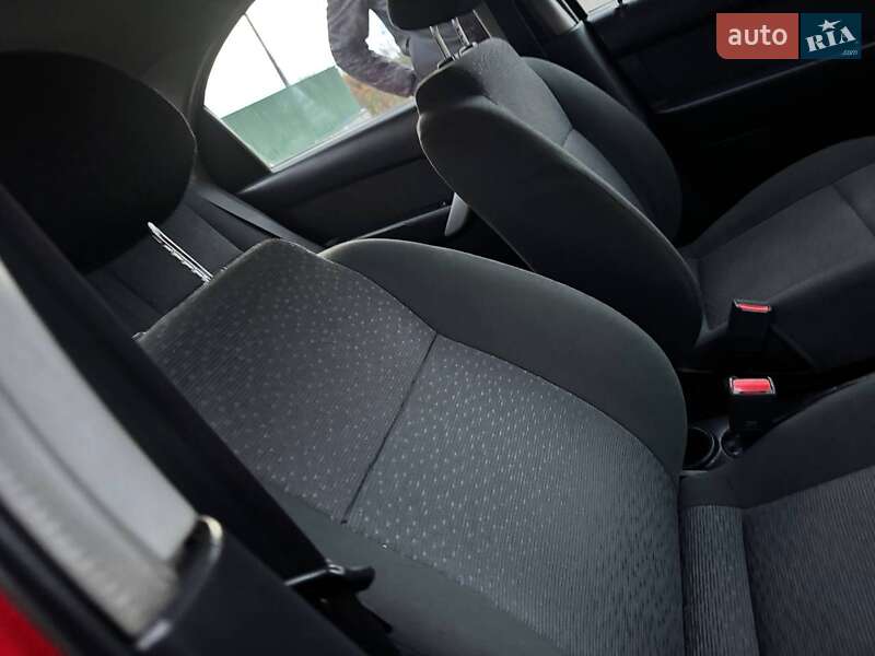 Седан Chevrolet Aveo 2011 в Охтирці