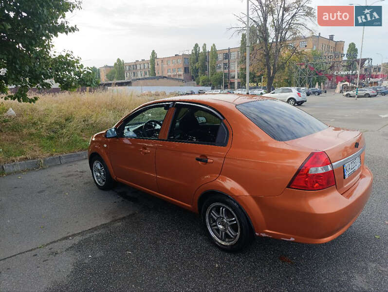 Седан Chevrolet Aveo 2006 в Киеве