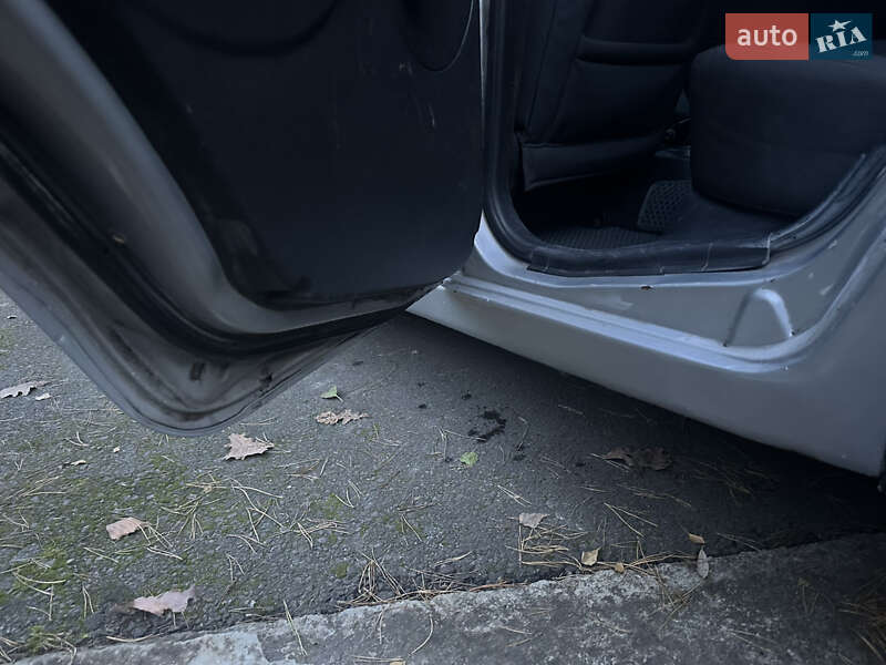 Седан Chevrolet Aveo 2006 в Киеве