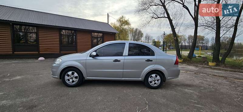Седан Chevrolet Aveo 2006 в Прилуках