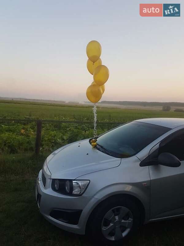Хэтчбек Chevrolet Aveo 2012 в Ровно
