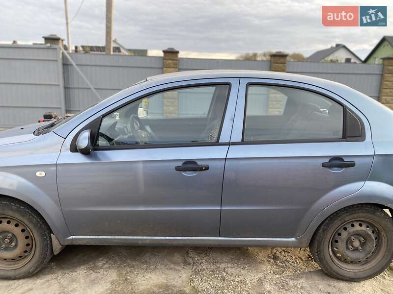 Седан Chevrolet Aveo 2007 в Ровно