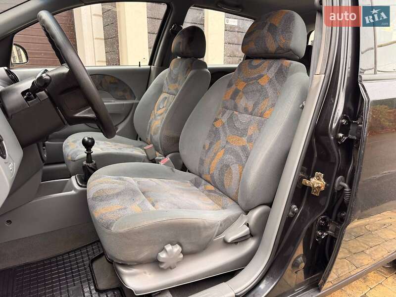 Хэтчбек Chevrolet Aveo 2005 в Одессе фото 10 Хэтчбек Chevrolet Aveo 2005 в Одессе