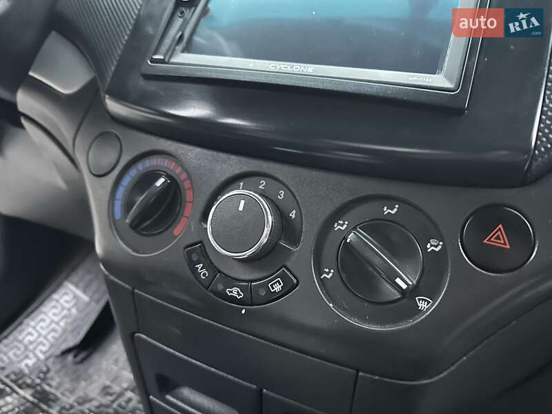 Седан Chevrolet Aveo 2008 в Хмельницькому