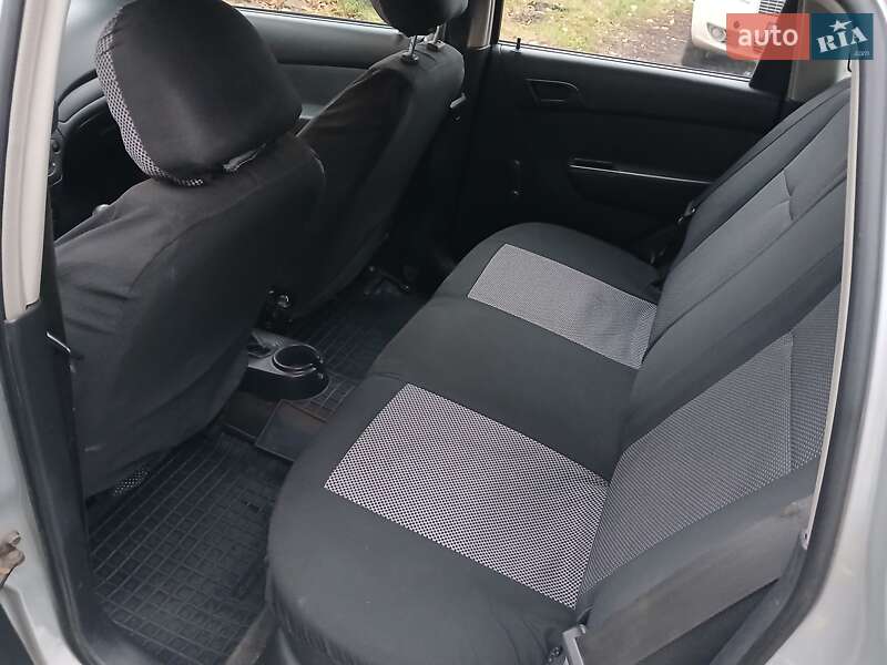 Хэтчбек Chevrolet Aveo 2010 в Першотравенске