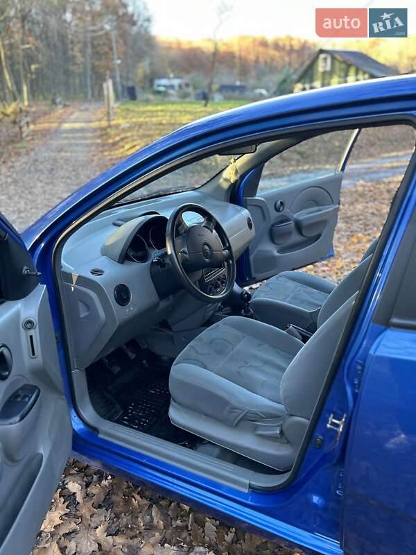 Хэтчбек Chevrolet Aveo 2005 в Ужгороде фото 4 Хэтчбек Chevrolet Aveo 2005 в Ужгороде