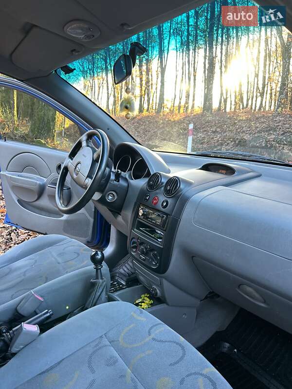 Хэтчбек Chevrolet Aveo 2005 в Ужгороде фото 5 Хэтчбек Chevrolet Aveo 2005 в Ужгороде