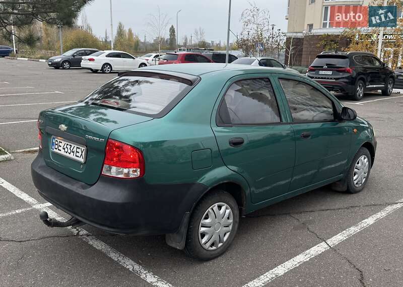 Седан Chevrolet Aveo 2004 в Николаеве