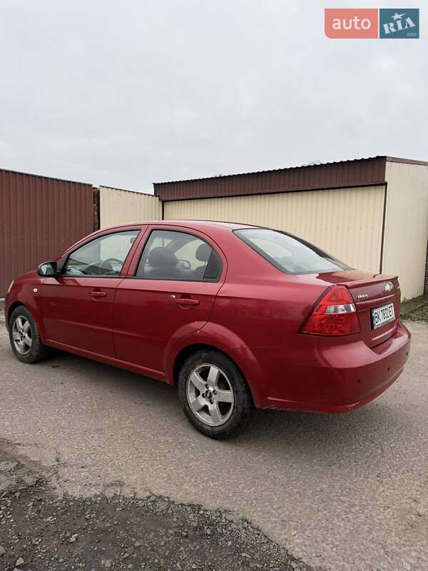 Седан Chevrolet Aveo 2005 в Рівному