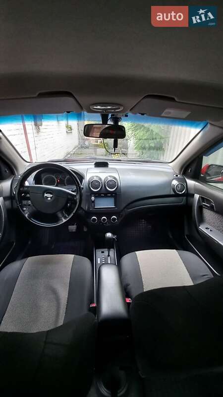 Седан Chevrolet Aveo 2010 в Дніпрі