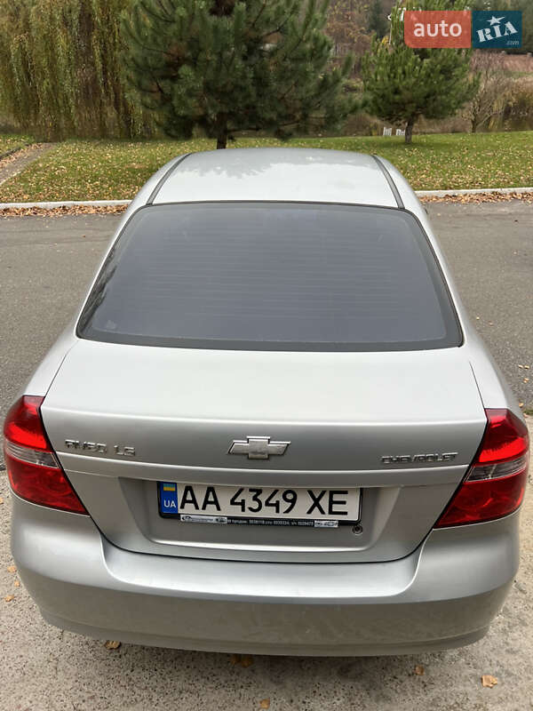 Седан Chevrolet Aveo 2009 в Киеве