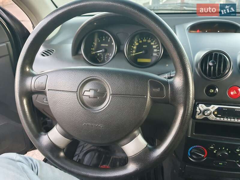 Седан Chevrolet Aveo 2006 в Киеве