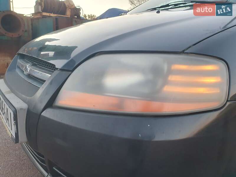 Седан Chevrolet Aveo 2006 в Киеве