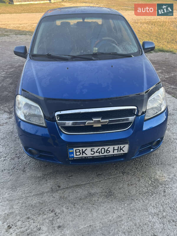 Седан Chevrolet Aveo 2010 в Сарнах