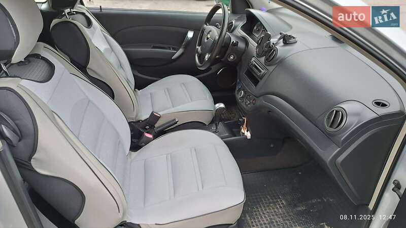 Хэтчбек Chevrolet Aveo 2008 в Харькове
